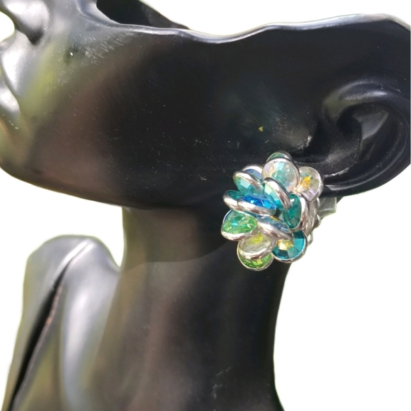SWAROVSKI SAVVY COLLECTION 1980s BLUE/GREEN CRYSTAL BEZEL SET CLUSTER EARRINGS - Picture 2 of 5